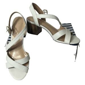 Crown & Ivy Round Open Toe White ELLA Block Heel Gold Ankle Buckle Size 8